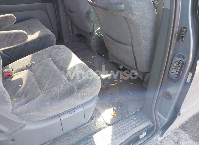 Photo 8 of 2002 Honda Odyssey EX (VIN 5FNRL186X2B043035)