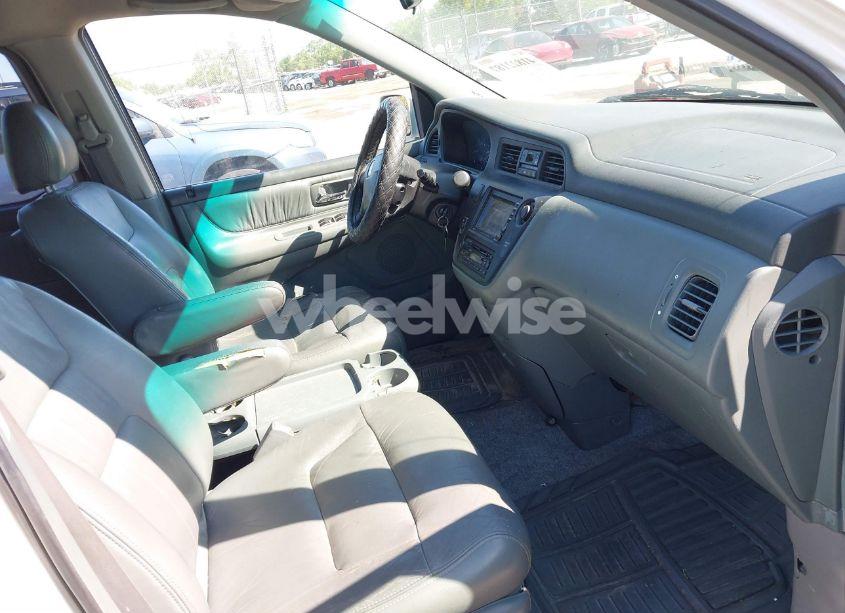 Photo 5 of 2004 Honda Odyssey EX-L (VIN 5FNRL18704B120975)