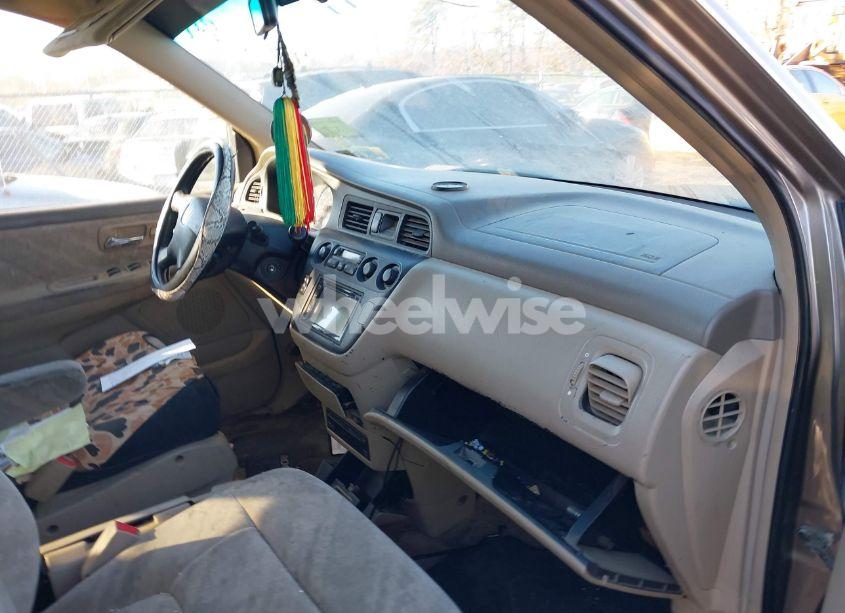 Photo 5 of 2004 Honda Odyssey EX (VIN 5FNRL18804B098808)