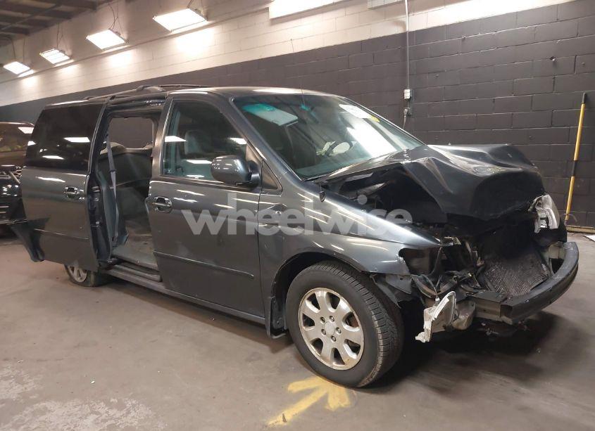 2004 Honda Odyssey EX (VIN 5FNRL18814B092516) main photo