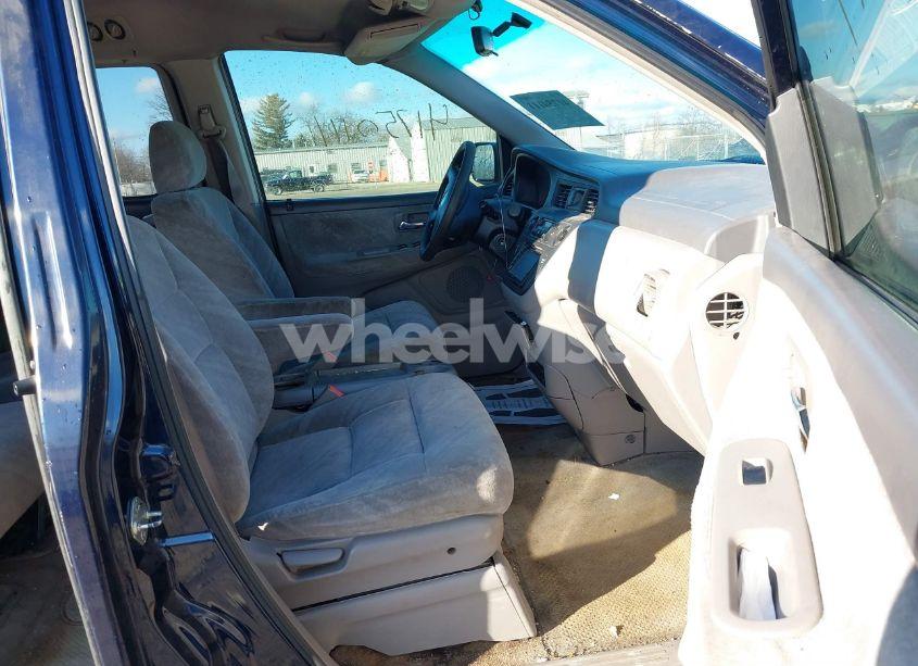 Photo 5 of 2004 Honda Odyssey EX (VIN 5FNRL18824B117200)