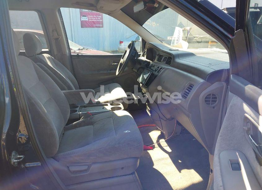 Photo 5 of 2004 Honda Odyssey EX (VIN 5FNRL18864B125235)