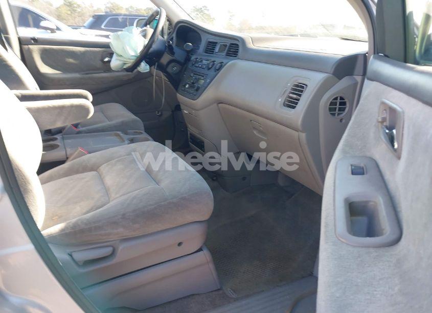 Photo 5 of 2004 Honda Odyssey EX (VIN 5FNRL188X4B115615)