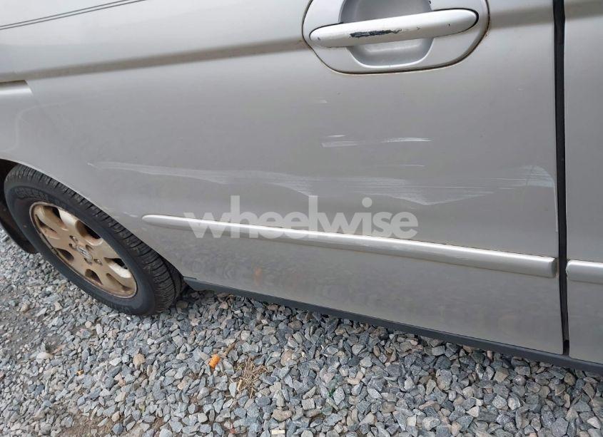 Photo 12 of 2004 Honda Odyssey EX-L (VIN 5FNRL18924B088841)