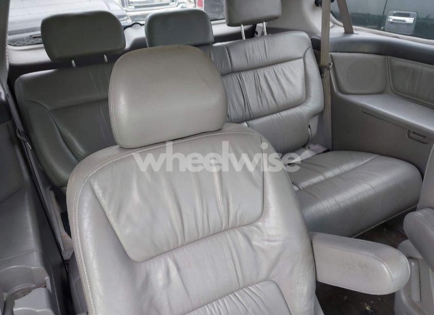 Photo 12 of 2003 Honda Odyssey EX-L (VIN 5FNRL18993B100658)