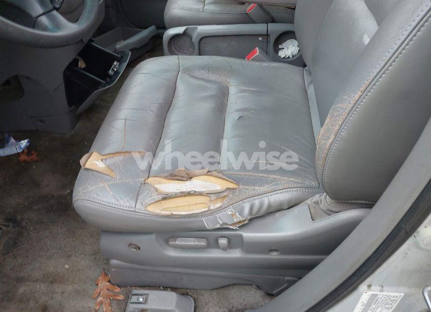 Photo 6 of 2003 Honda Odyssey EX-L (VIN 5FNRL189X3B000049)