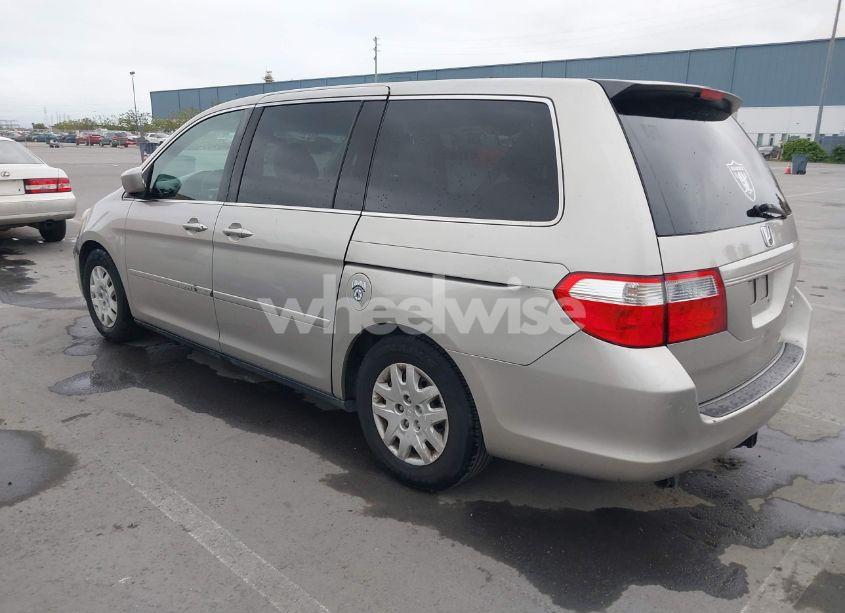 Photo 3 of 2005 Honda Odyssey LX (VIN 5FNRL38205B026824)