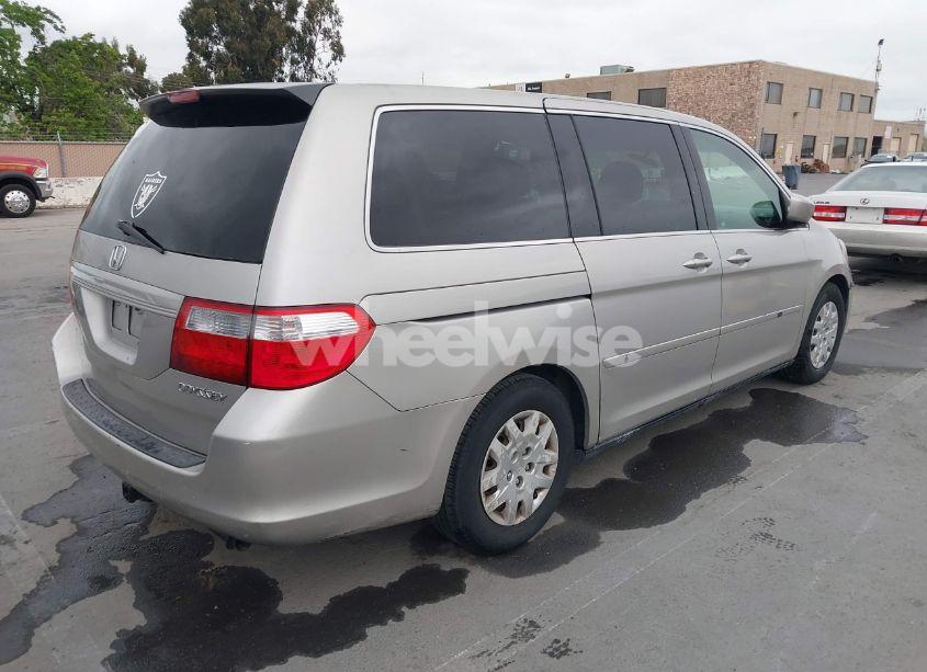 Photo 4 of 2005 Honda Odyssey LX (VIN 5FNRL38205B026824)