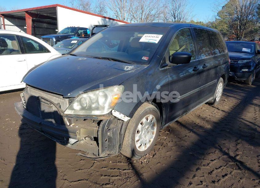 Photo 2 of 2005 Honda Odyssey LX (VIN 5FNRL38205B039010)