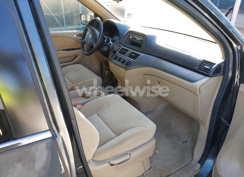Photo 5 of 2005 Honda Odyssey LX (VIN 5FNRL38205B039010)