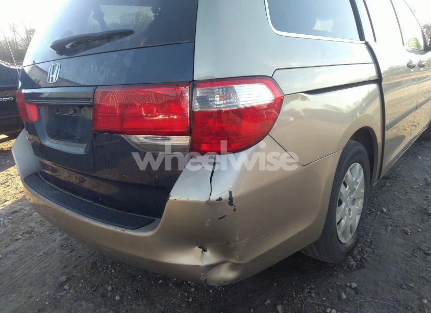 Photo 13 of 2005 Honda Odyssey LX (VIN 5FNRL38205B051125)