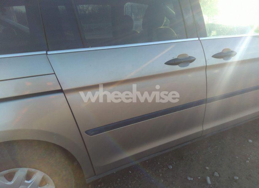 Photo 14 of 2005 Honda Odyssey LX (VIN 5FNRL38205B051125)