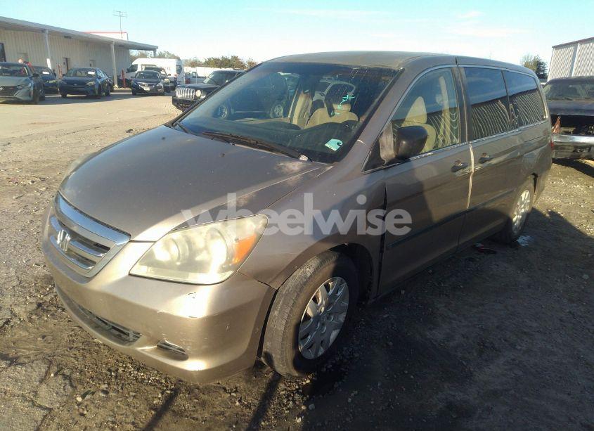 Photo 2 of 2005 Honda Odyssey LX (VIN 5FNRL38205B051125)