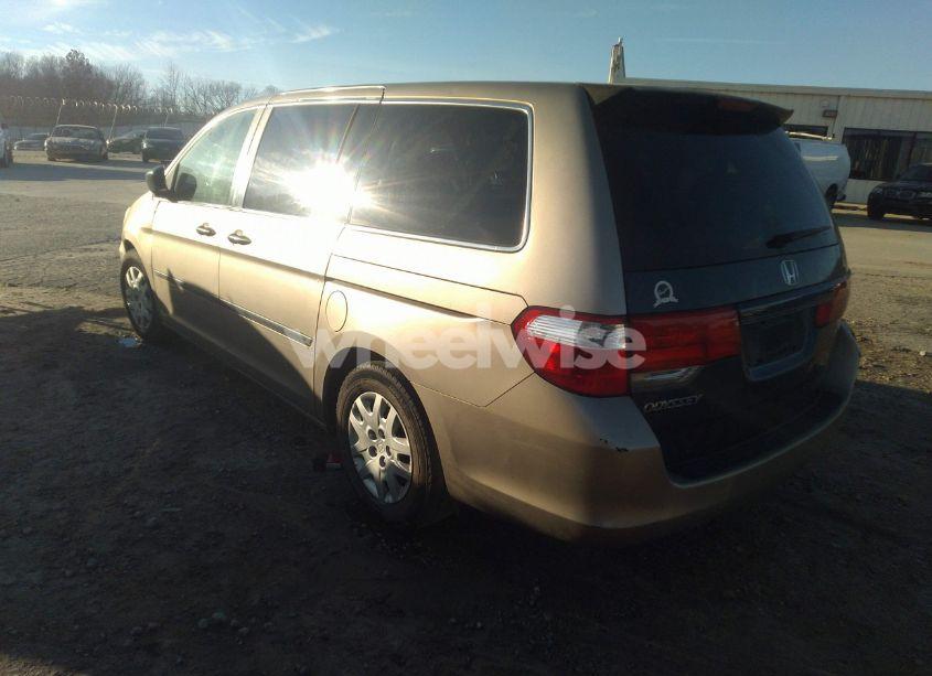 Photo 3 of 2005 Honda Odyssey LX (VIN 5FNRL38205B051125)