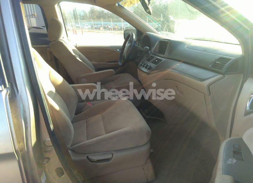 Photo 5 of 2005 Honda Odyssey LX (VIN 5FNRL38205B051125)