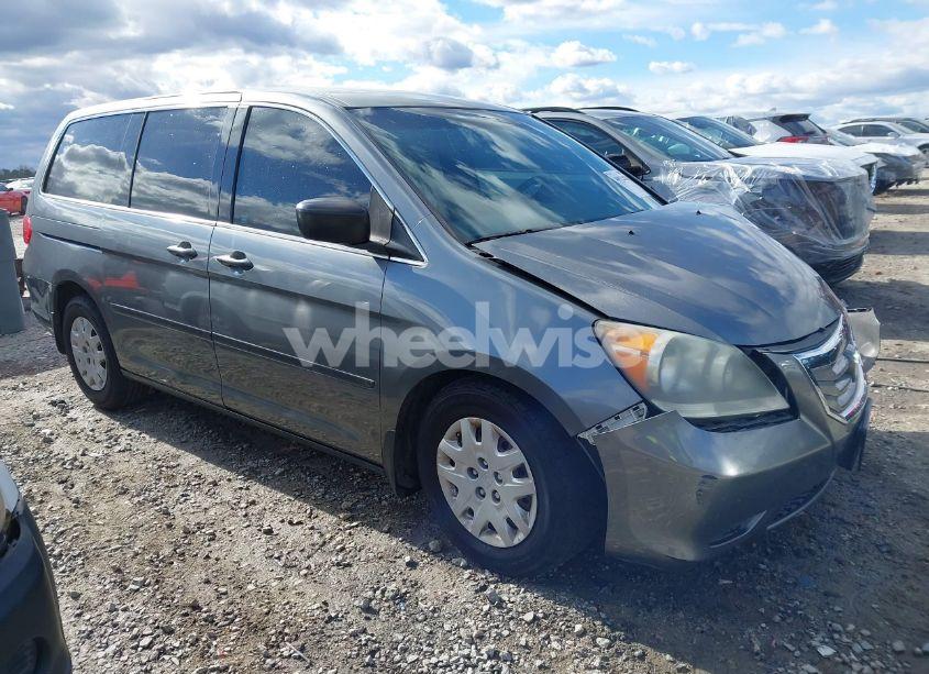 2009 Honda Odyssey LX (VIN 5FNRL38209B035108) main photo