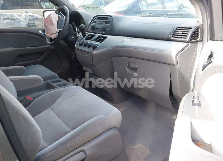 Photo 5 of 2009 Honda Odyssey LX (VIN 5FNRL38209B035108)