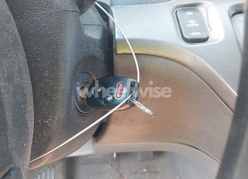 Photo 11 of 2005 Honda Odyssey LX (VIN 5FNRL38215B005755)