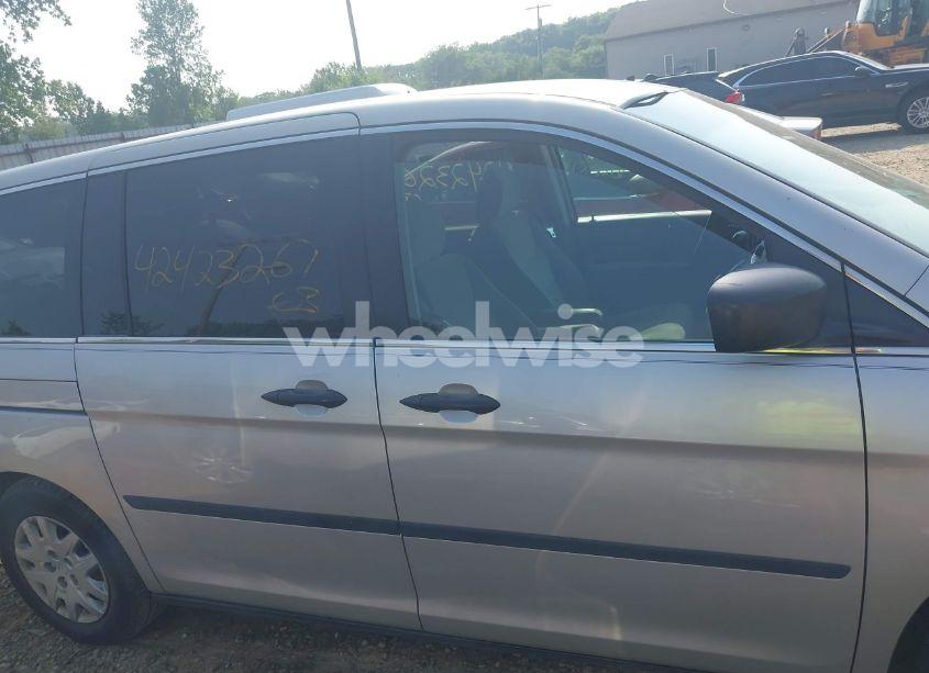 Photo 14 of 2005 Honda Odyssey LX (VIN 5FNRL38215B005755)