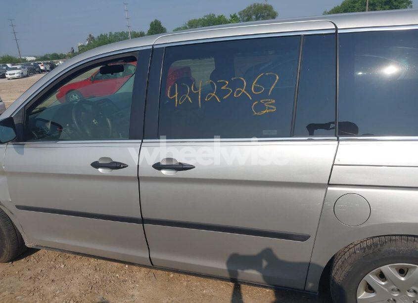 Photo 15 of 2005 Honda Odyssey LX (VIN 5FNRL38215B005755)