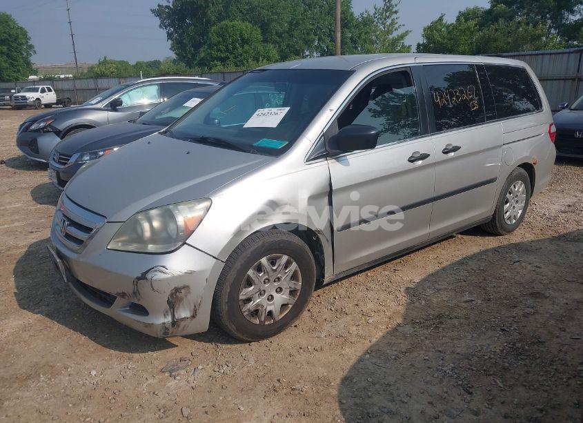 Photo 2 of 2005 Honda Odyssey LX (VIN 5FNRL38215B005755)