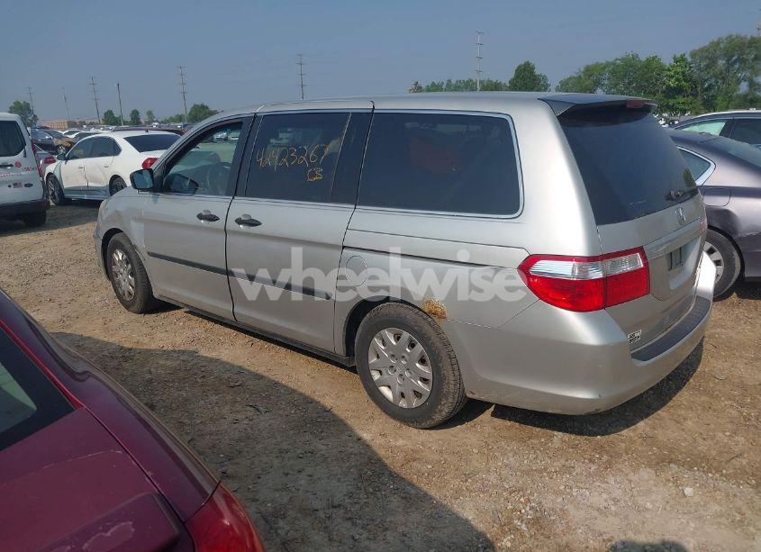 Photo 3 of 2005 Honda Odyssey LX (VIN 5FNRL38215B005755)