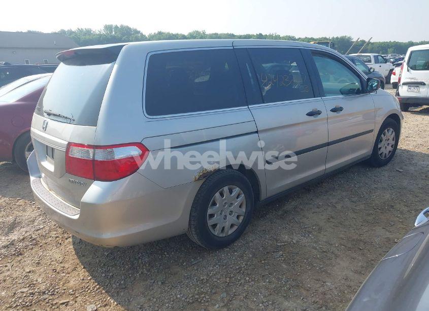 Photo 4 of 2005 Honda Odyssey LX (VIN 5FNRL38215B005755)