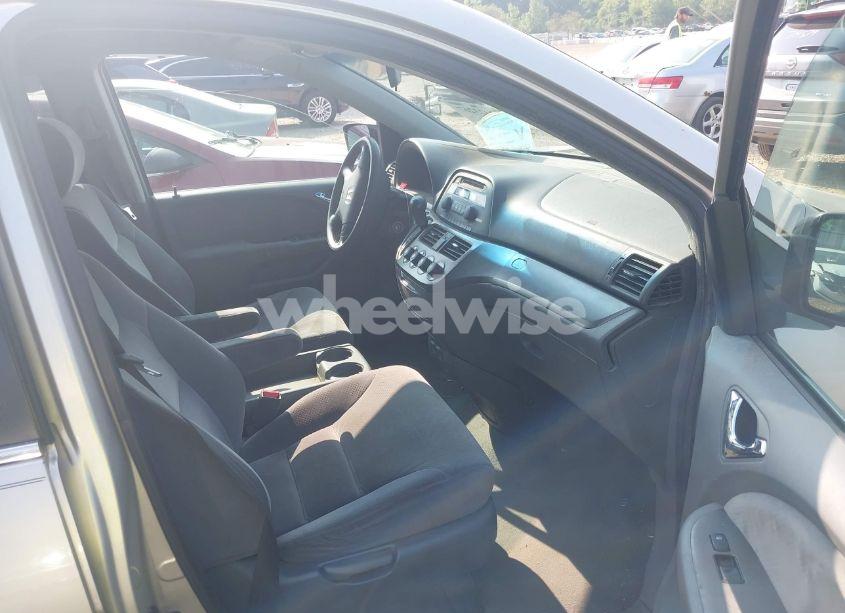 Photo 5 of 2005 Honda Odyssey LX (VIN 5FNRL38215B005755)