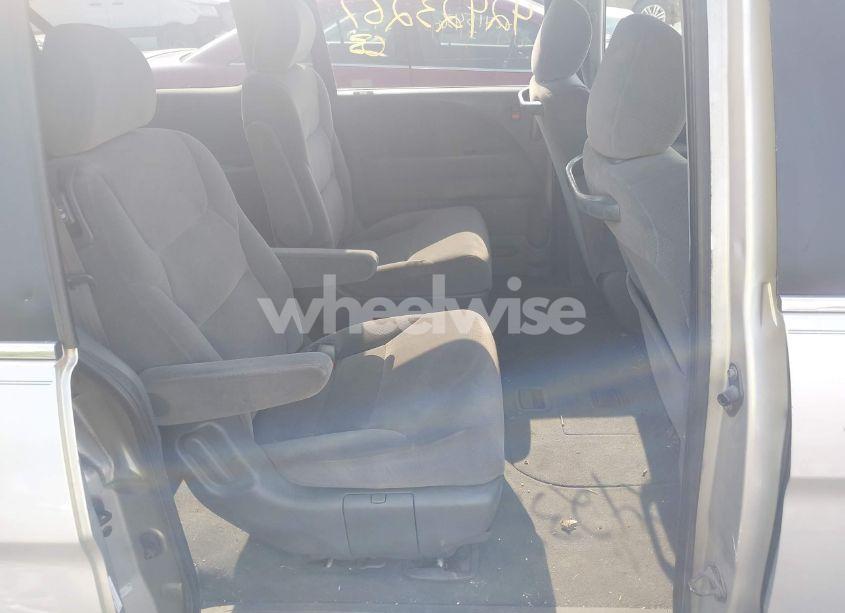 Photo 8 of 2005 Honda Odyssey LX (VIN 5FNRL38215B005755)