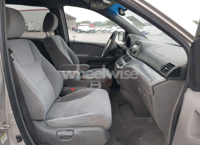 Photo 5 of 2008 Honda Odyssey LX (VIN 5FNRL38218B031969)