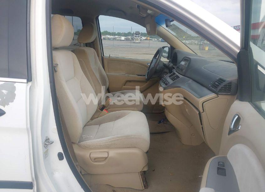 Photo 5 of 2009 Honda Odyssey LX (VIN 5FNRL38219B053472)