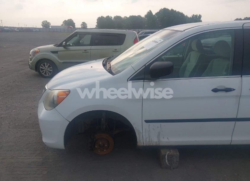 Photo 6 of 2009 Honda Odyssey LX (VIN 5FNRL38219B053472)