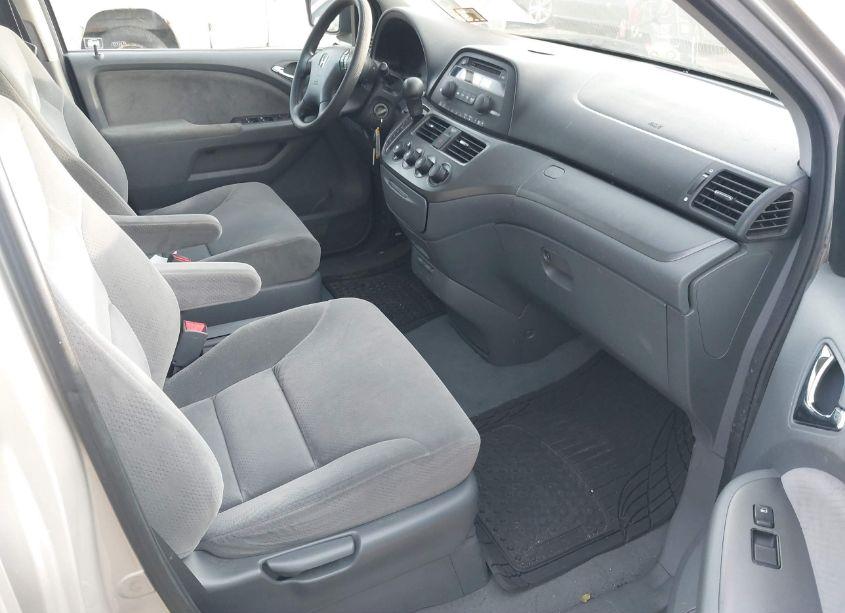 Photo 5 of 2006 Honda Odyssey LX (VIN 5FNRL38226B007869)