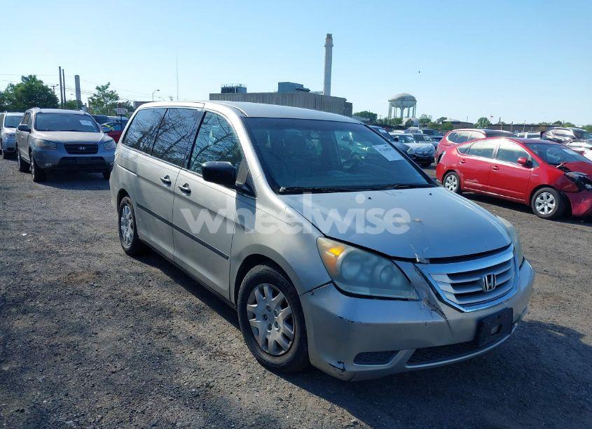 2008 Honda Odyssey LX (VIN 5FNRL38228B082901) main photo