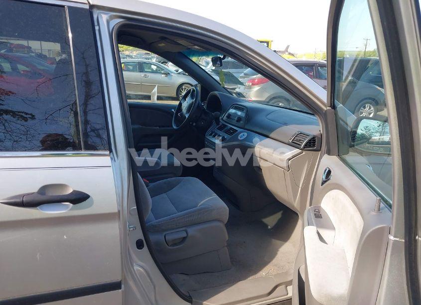 Photo 5 of 2008 Honda Odyssey LX (VIN 5FNRL38228B082901)