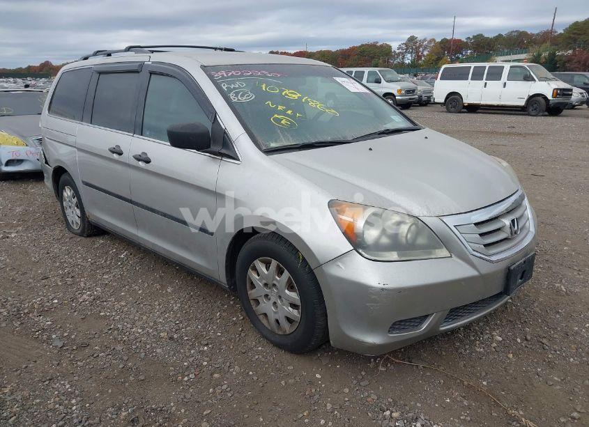 2008 Honda Odyssey LX (VIN 5FNRL38228B111393) main photo