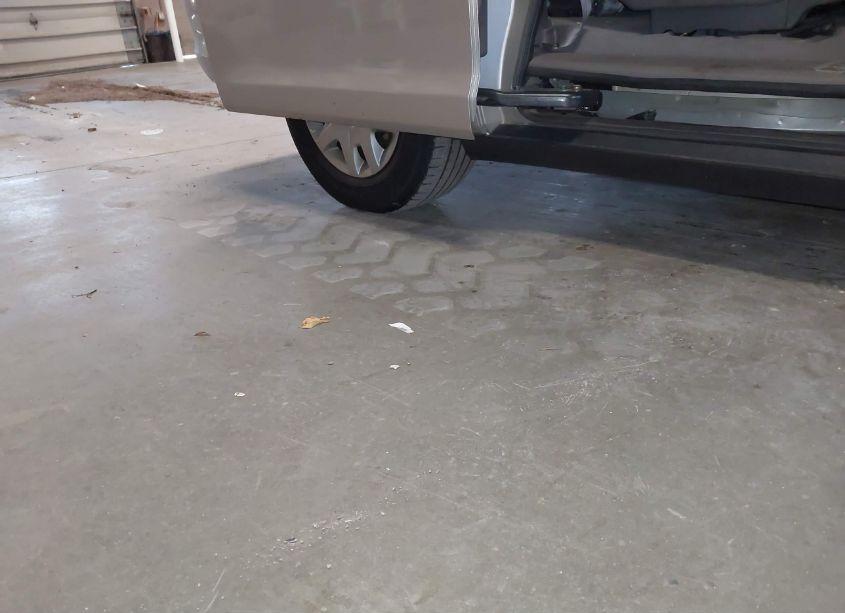 Photo 8 of 2009 Honda Odyssey LX (VIN 5FNRL38229B042934)