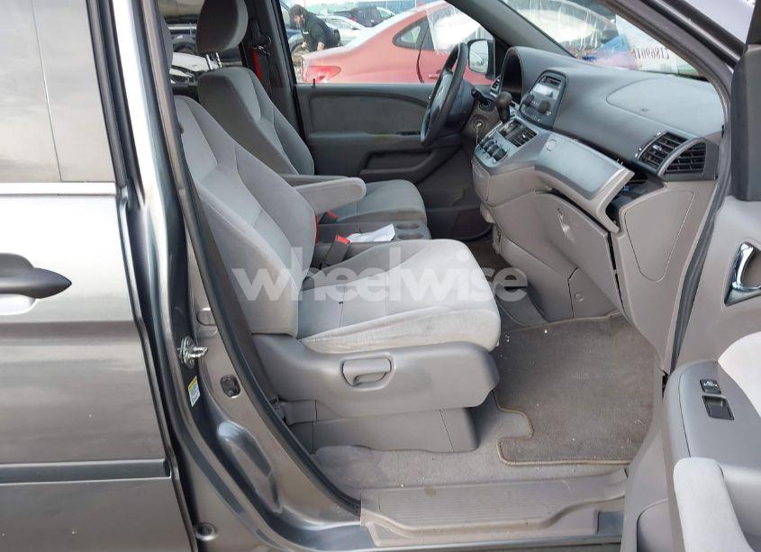 Photo 5 of 2009 Honda Odyssey LX (VIN 5FNRL38229B057157)