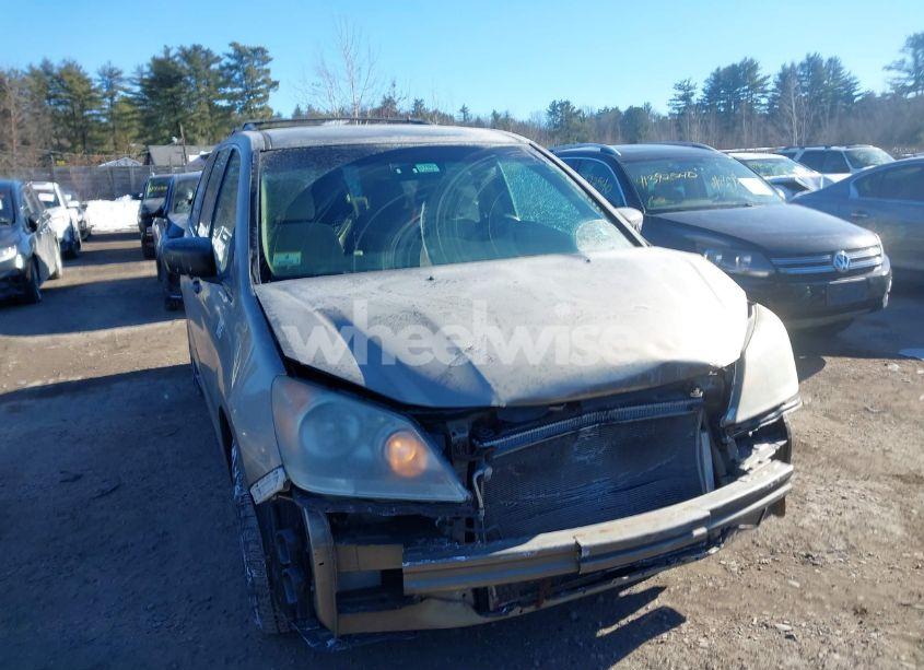 2008 Honda Odyssey LX (VIN 5FNRL38238B030998) main photo