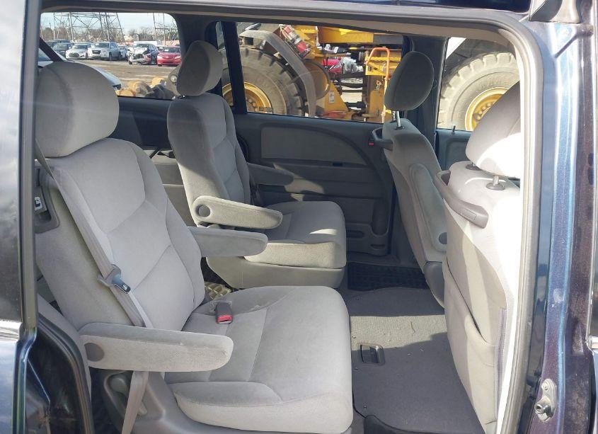 Photo 8 of 2009 Honda Odyssey LX (VIN 5FNRL38239B058379)