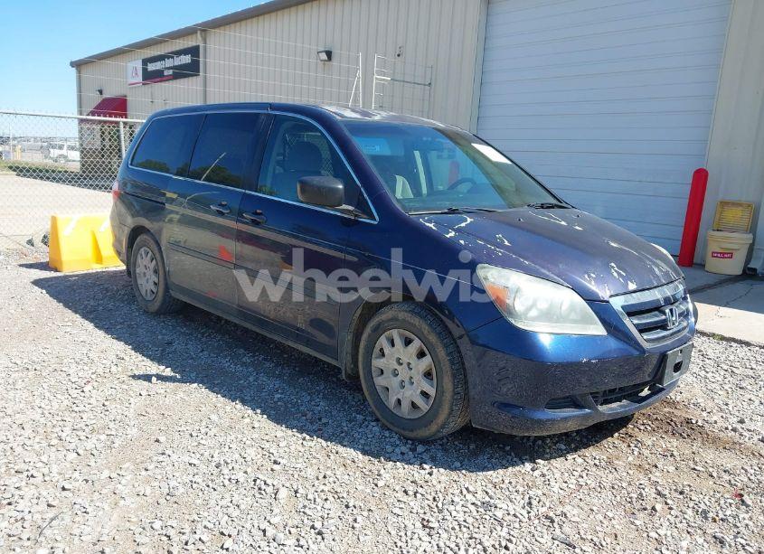 2007 Honda Odyssey LX (VIN 5FNRL38247B082154) main photo