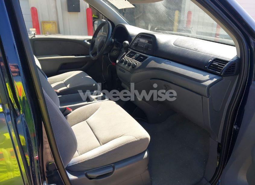 Photo 5 of 2007 Honda Odyssey LX (VIN 5FNRL38247B082154)