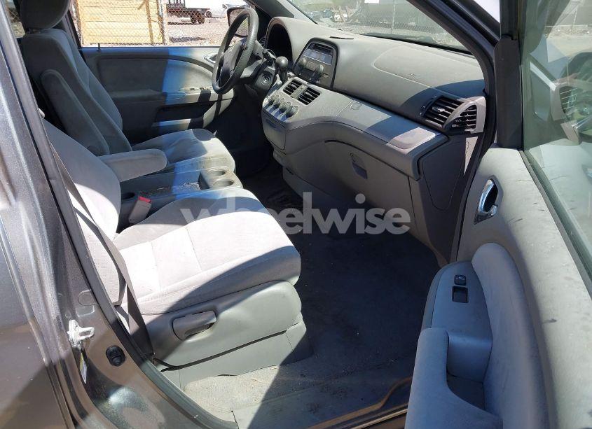 Photo 5 of 2009 Honda Odyssey LX (VIN 5FNRL38249B010504)