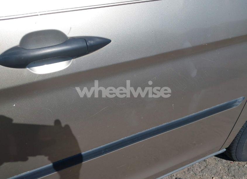 Photo 13 of 2005 Honda Odyssey LX (VIN 5FNRL38255B127485)