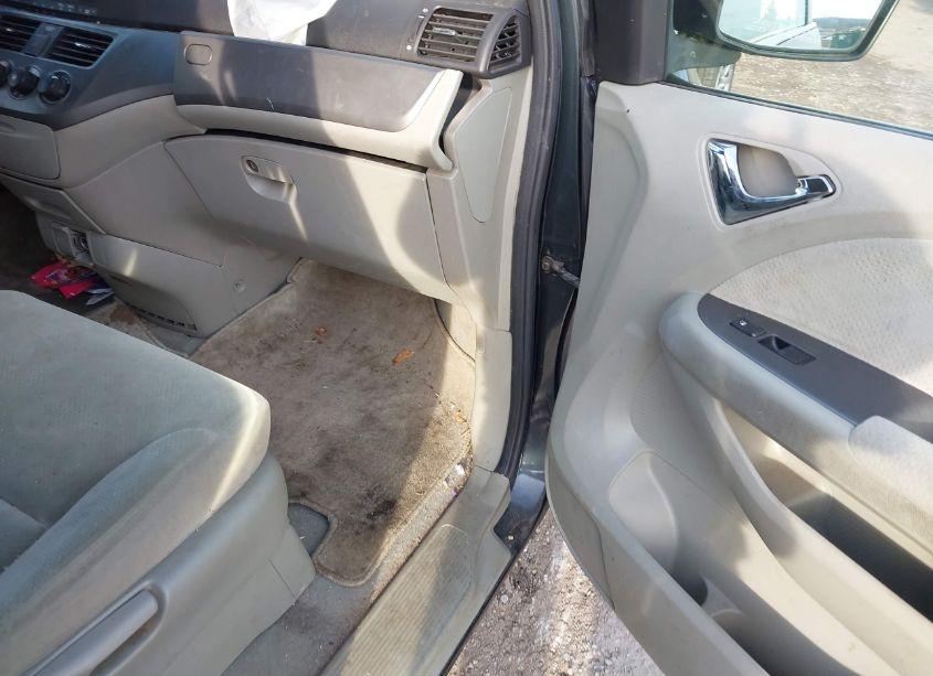 Photo 5 of 2006 Honda Odyssey LX (VIN 5FNRL38256B054927)