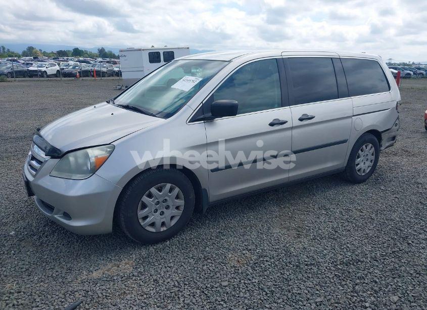 Photo 2 of 2007 Honda Odyssey LX (VIN 5FNRL38267B083970)