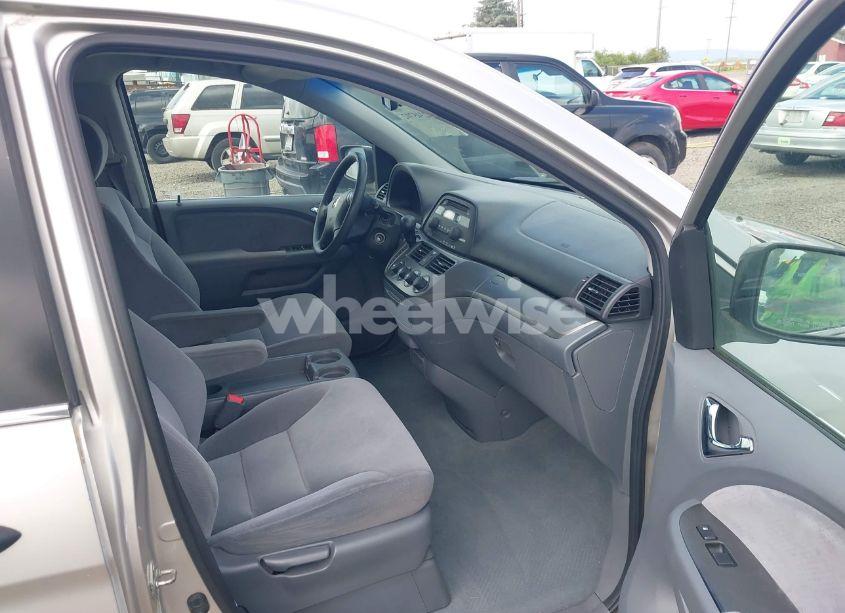 Photo 5 of 2007 Honda Odyssey LX (VIN 5FNRL38267B083970)