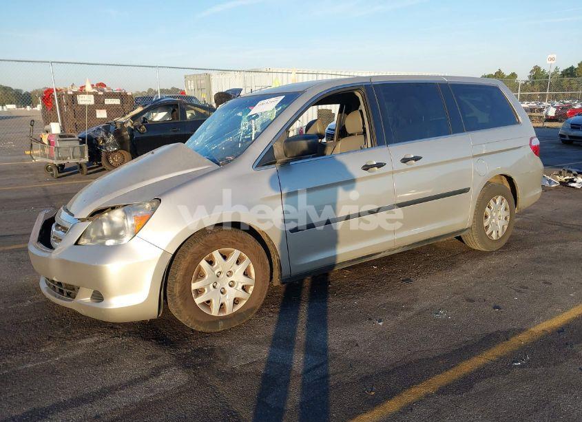 Photo 2 of 2005 Honda Odyssey LX (VIN 5FNRL38275B125057)