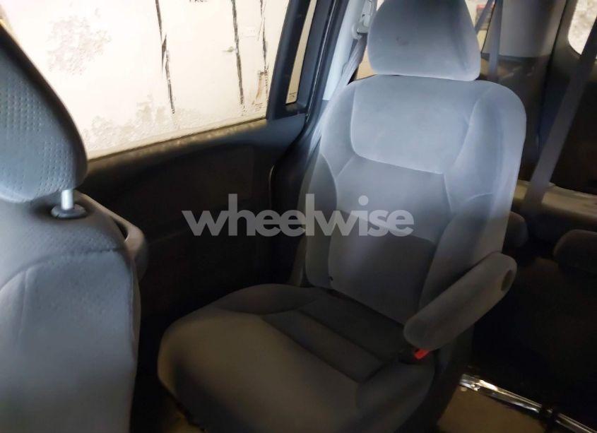 Photo 8 of 2006 Honda Odyssey LX (VIN 5FNRL38276B129689)