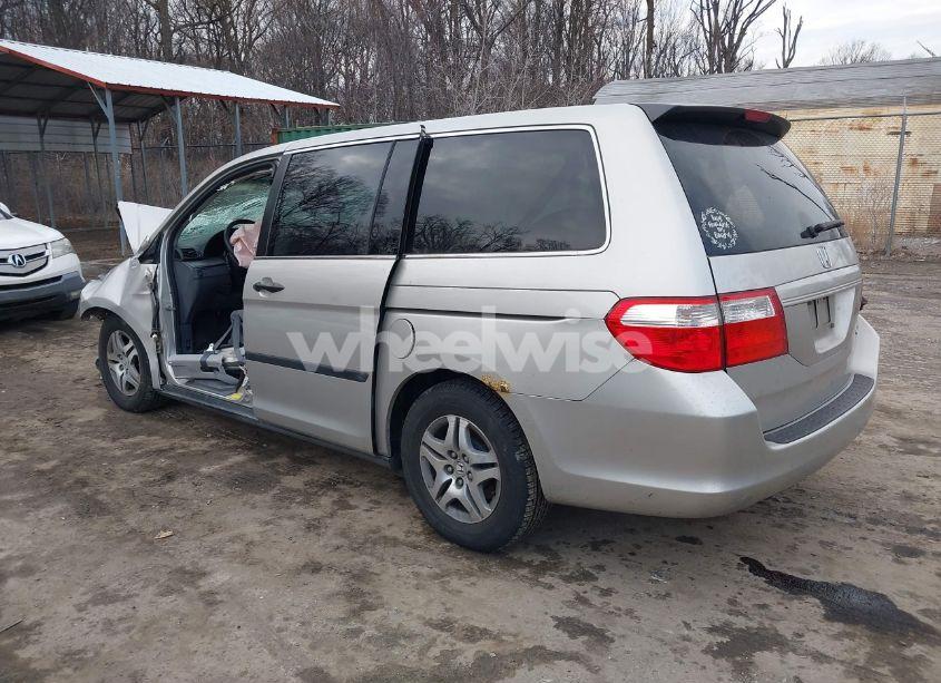 Photo 3 of 2005 Honda Odyssey LX (VIN 5FNRL38285B131045)